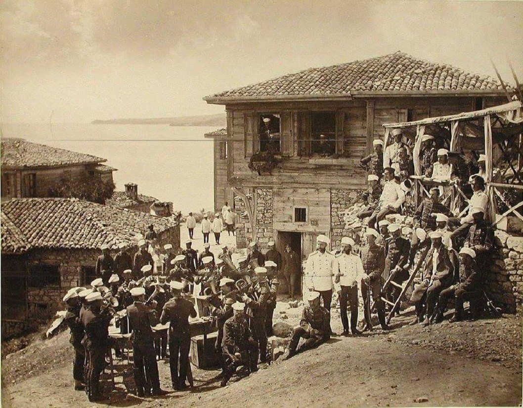 Quartier général russe et musique militaire de gardes près de la mer de Marmara – 1878. Photo : A.D. Ivanov