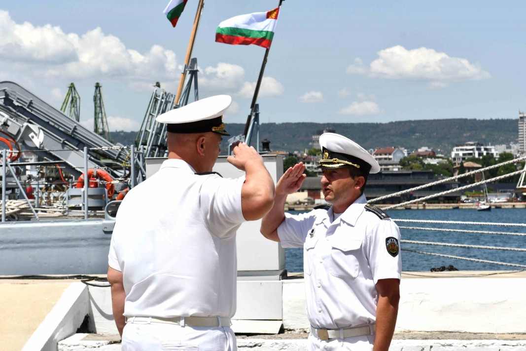 Оперативната група за противоминни действия в Черно море