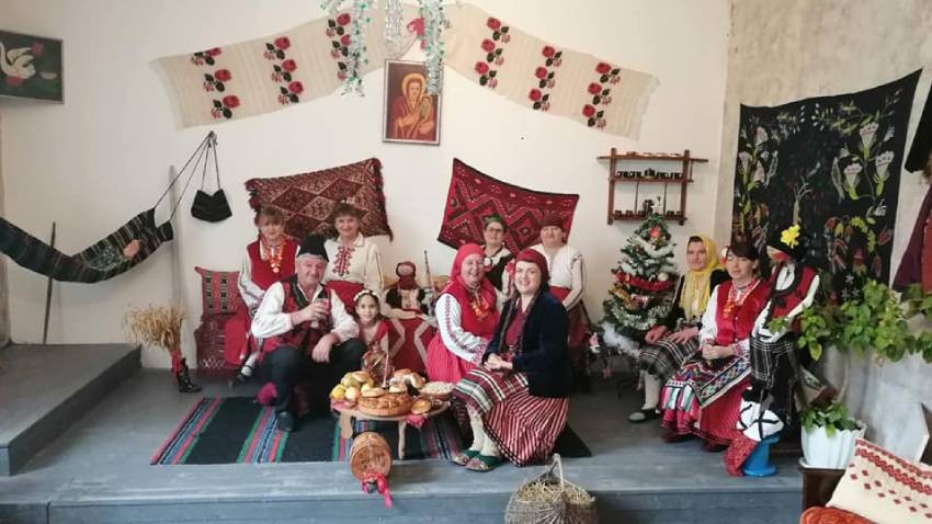 Una casa de cultura de Sitovo interpreta la costumbre relacionada con san Ignacio