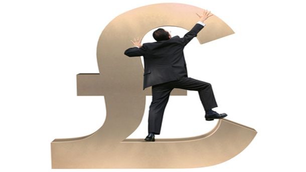 Британската лира поскъпва спрямо долара и еврото след информации, че