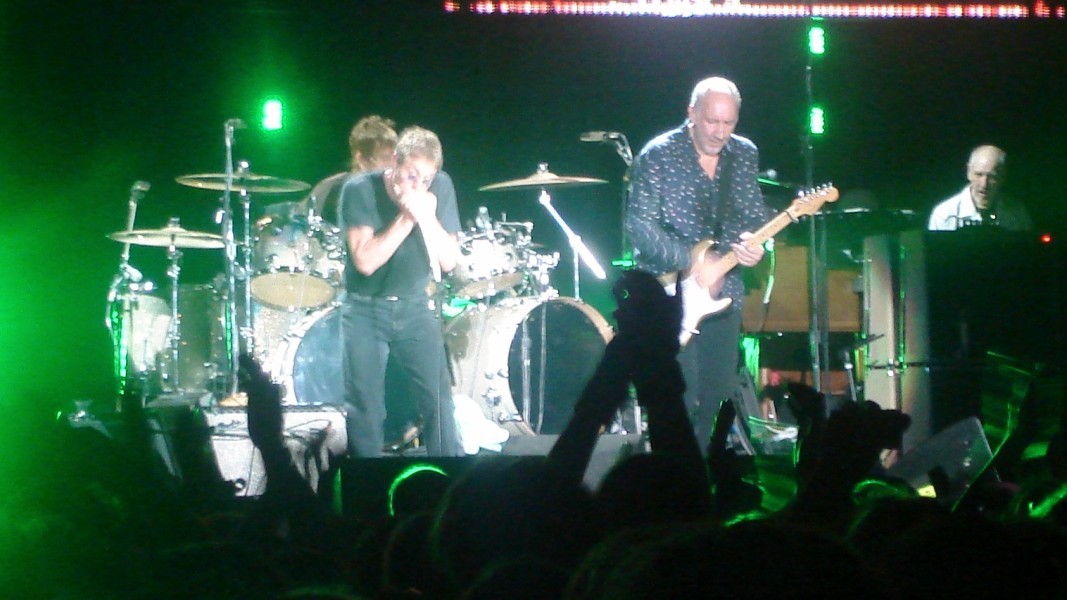 Ху на концерт през 2007 година – на преден план са Роджър Долтри (вляво) и Пийт Таунсенд (вдясно)