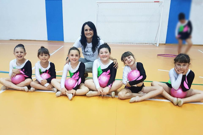 Antoaneta Vitale with her students in Italy