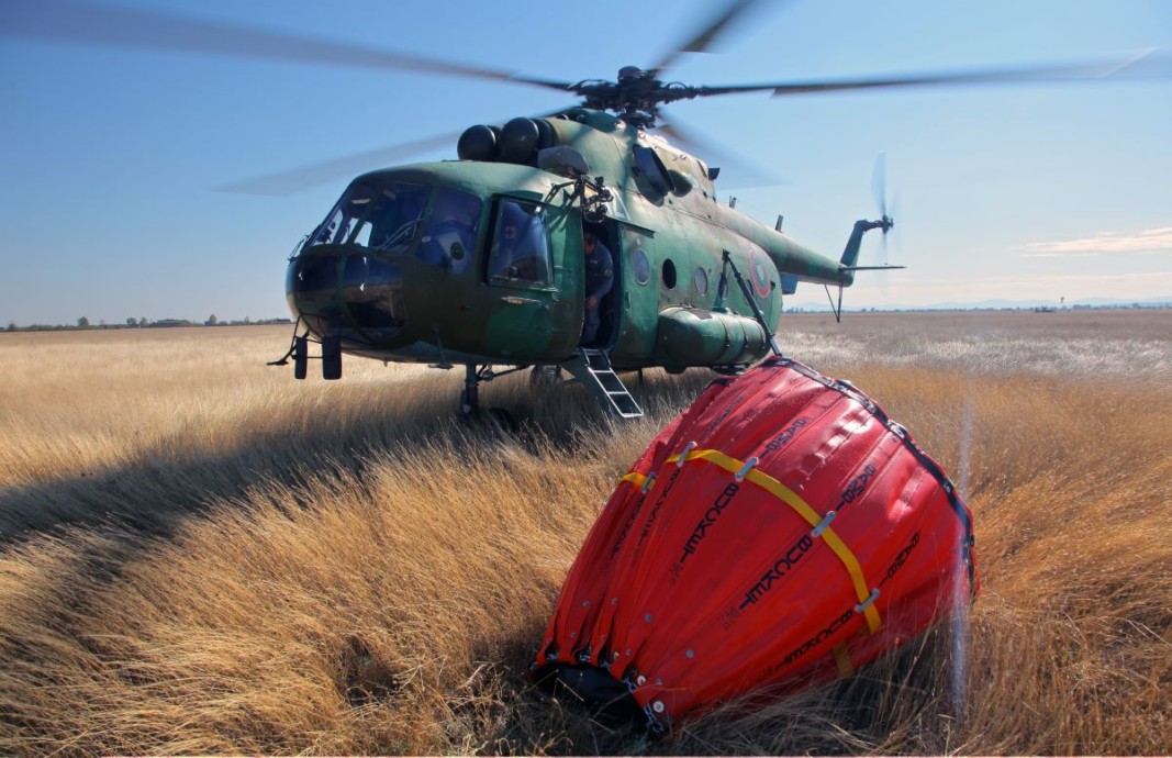 Orman yangınına havadan keşif ve yangınla mücadele için kullanılan Mi-17 helikopteri.