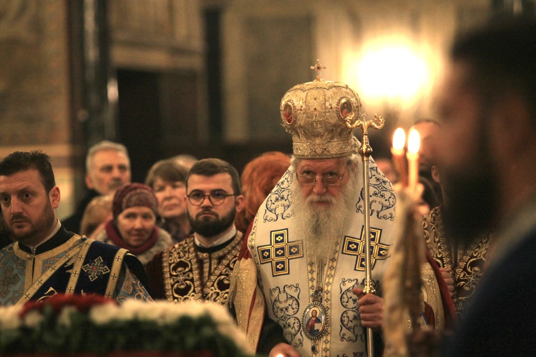 Българската православна църква отбеляза празника Богоявление с тържествено богослужение.