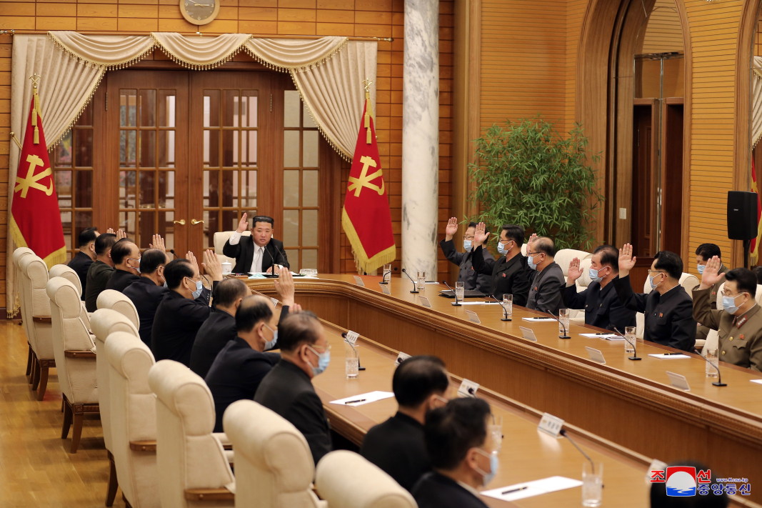 Извънредно заседание на Политбюро на Севернокорейската работническа партия, 12 май 2022 г.