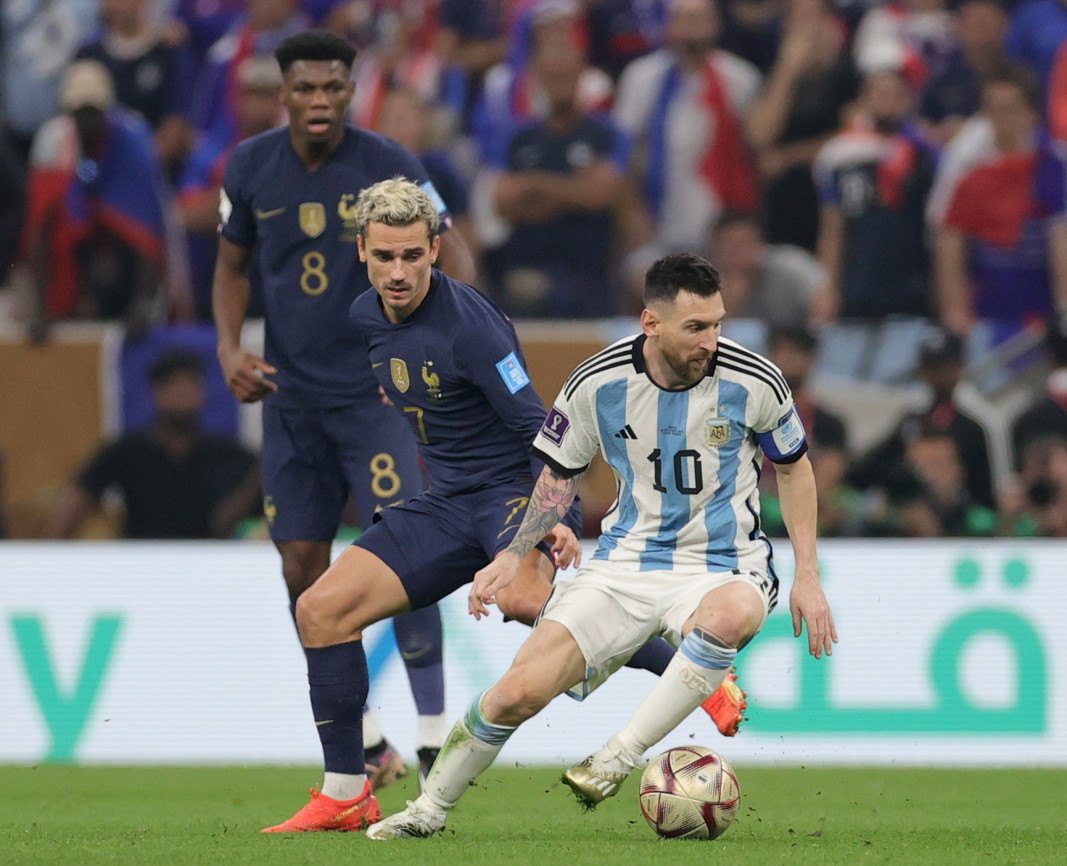  Лео Меси означи два гола на за Аржентина. 