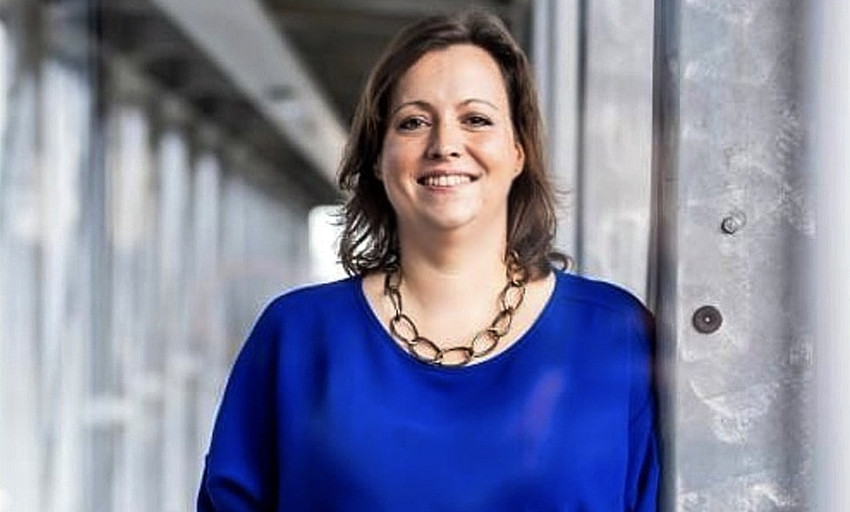 Карън Дондърс