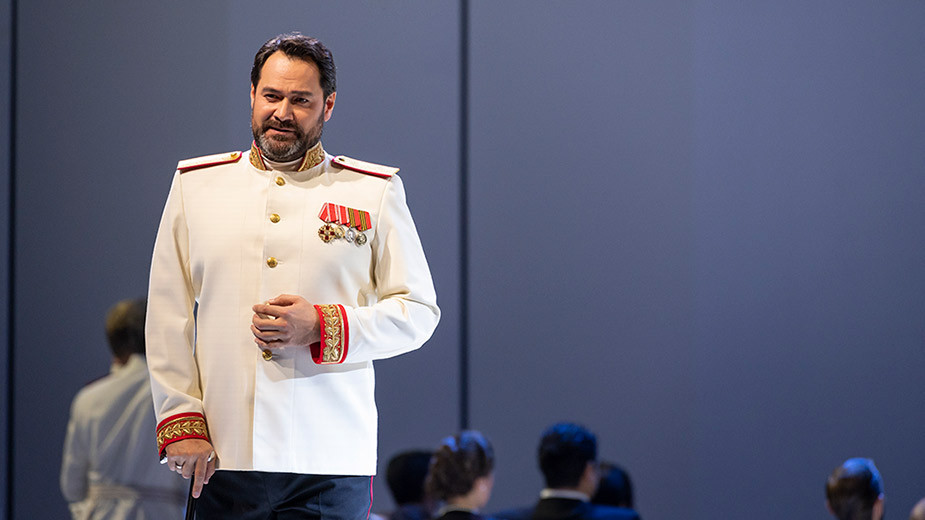  Илдар Абдразаков 