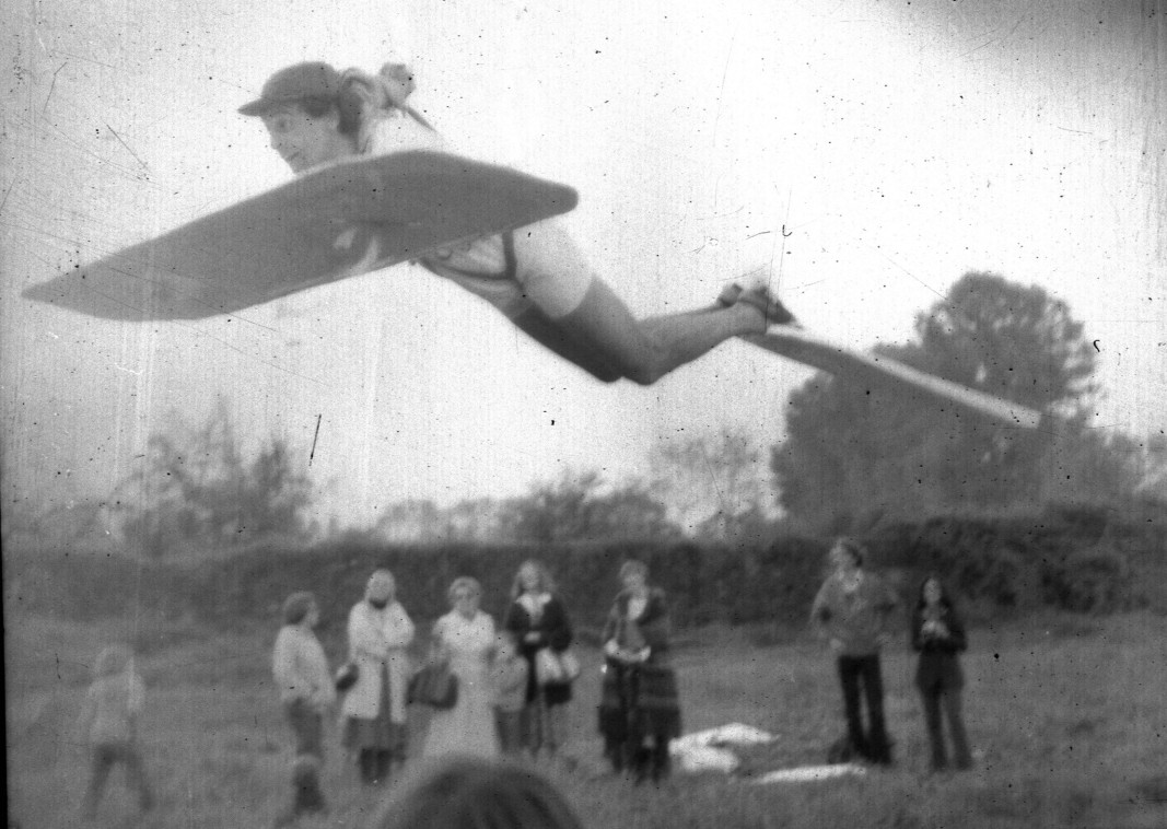  “Как може да се лети с плавници “ 