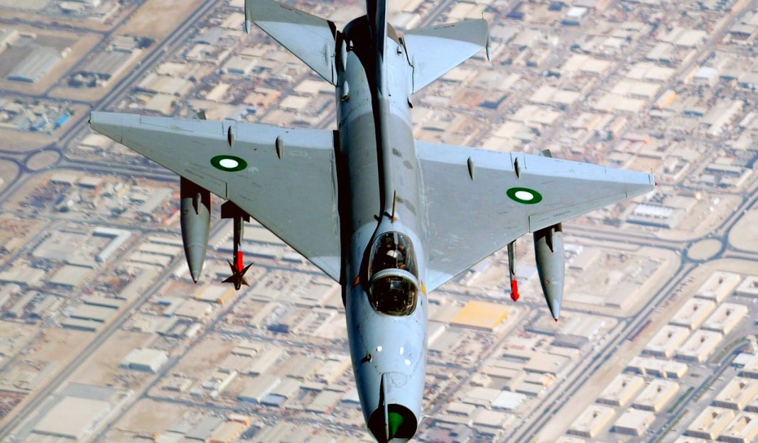 F-7 - експортен вариант на разбилия се китайски изтребител J-7. Снимка: Пакистански ВВС