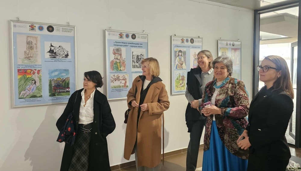 Любомира Жакоте (втора отдясно)