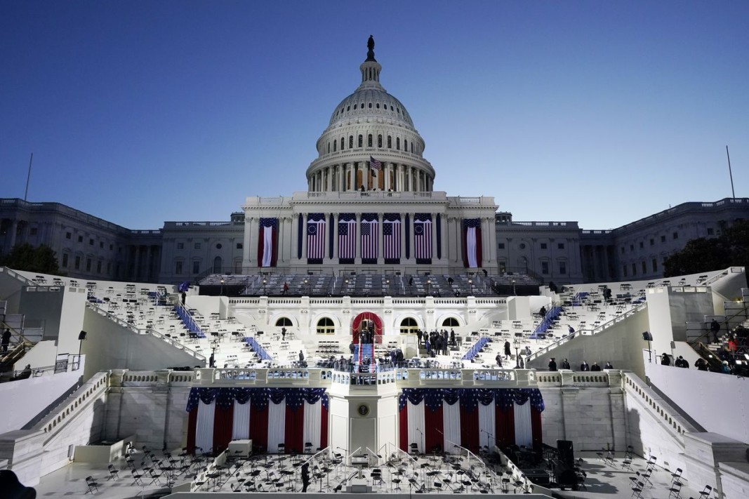 Капитолия и сцената, където Джо Байдън ще положи клетва като президент. Снимка: БТА