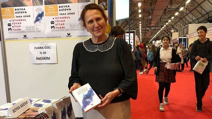 Бойка Асиова на Международния панаир на книгата в Истанбул