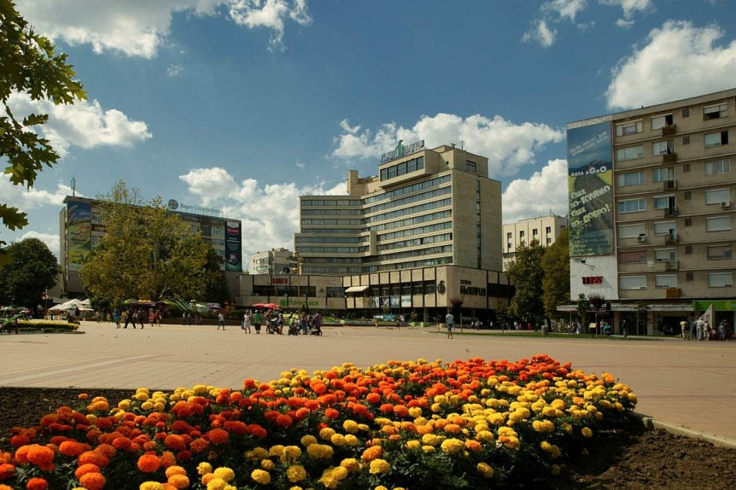 централният площад в град Добрич  Снимка: БГНЕС