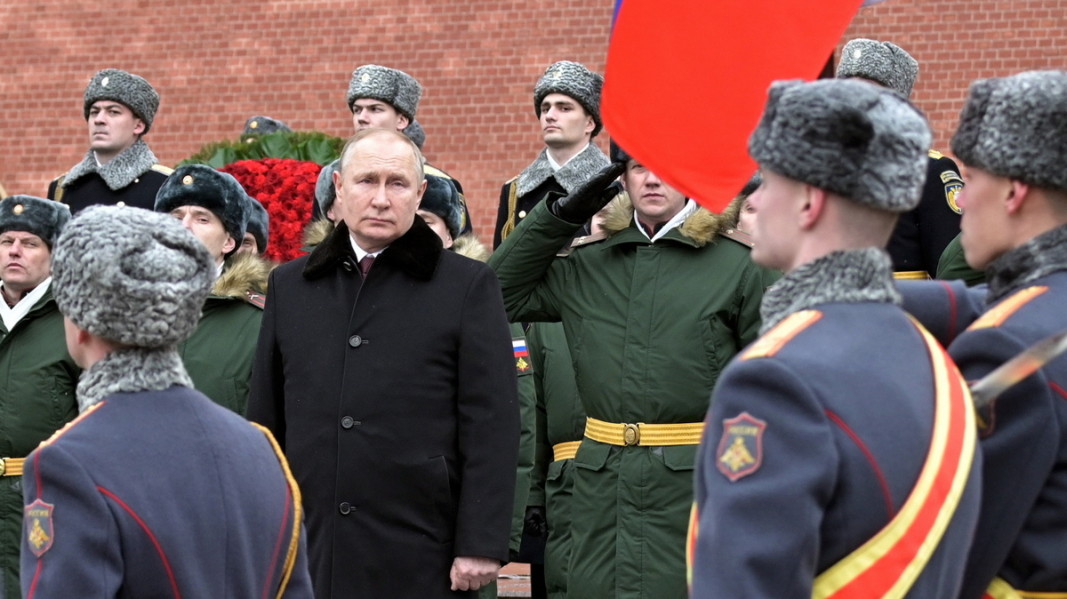 Руският президент Владимир Путин по време на церемония в Деня за защита на отечеството. 23 февруари 2022 г. Снимка: ЕПА/БГНЕС