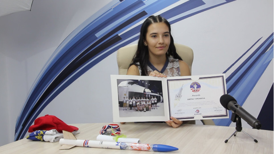 Симона Йорданова от Добрич получи медал от космическия тренировъчен център Space Camp Turkey