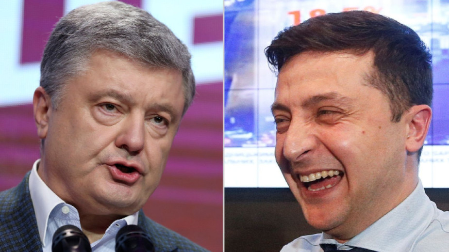 Петро Порошенко (вляво) и Володимир Зеленски след първия кръг на президентските избори в Украйна.