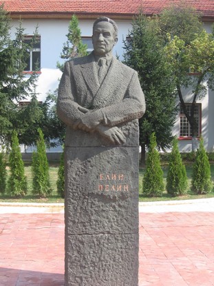 Elin Pelin's humble monument in the town named after him