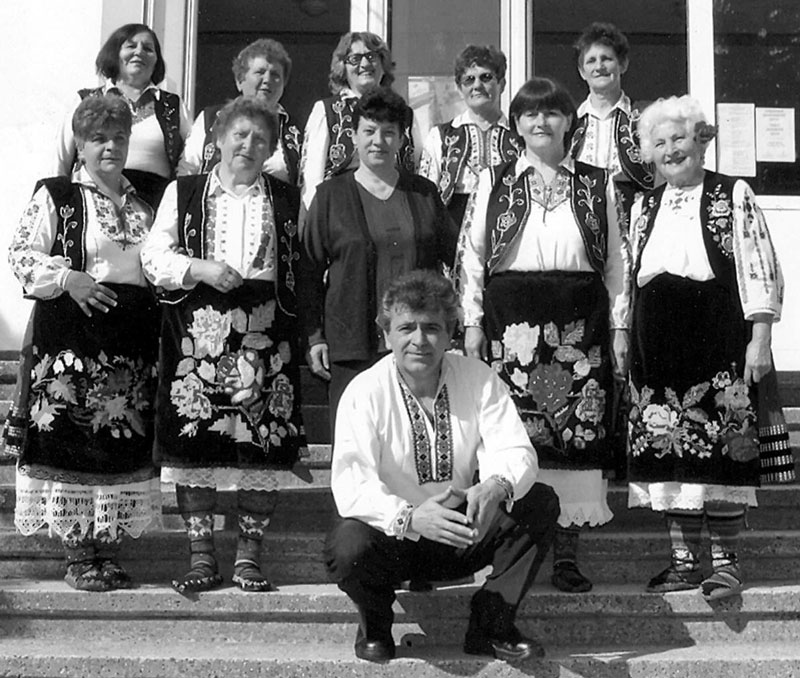 Групата за автентичен фолклор Росен здравец, Снимка: НЧ Крум Бъчваров, с. Стакевци Архив