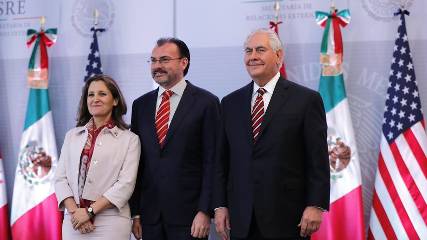 Американският държавен секретар Рекс Тилърсън се срещна в Мексико с