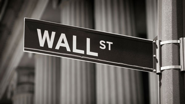 Фючърсите на фондовия индекс DJIA се понижават с близо 200