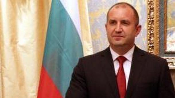 По традиция държавният глава Румен Радев поздрави българите с настъпването