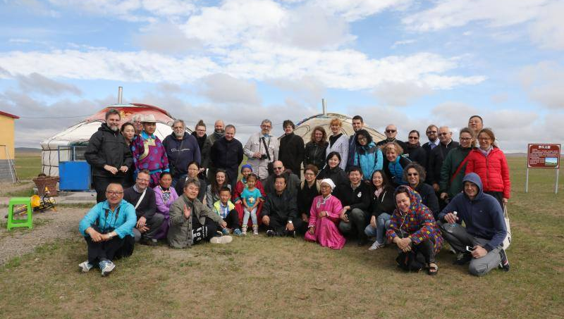 Арнаудов и колегите му в Монголия