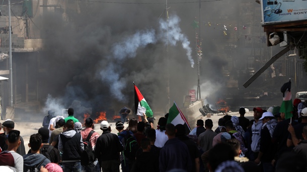 Най малко 40 палестински демонстранти загинаха при протестите срещу преместването