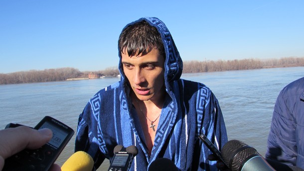 23 годишният плувец от Русе Теодор Цветков успя да преплува  10