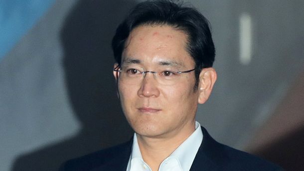 Южнокорейски апелативен съд освободи наследника на компанията Самсунг Груп Лий