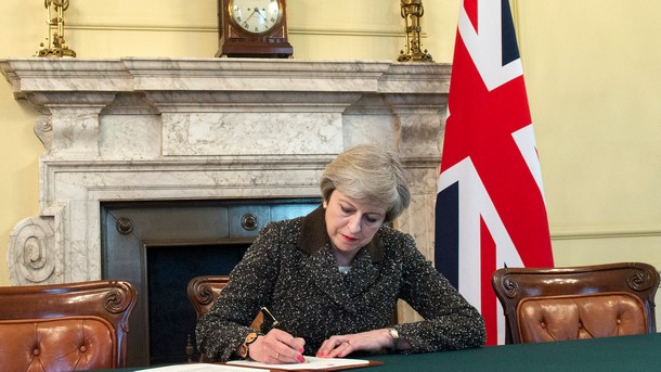 В понеделник британският премиер Тереза Мей ще обяви промени в