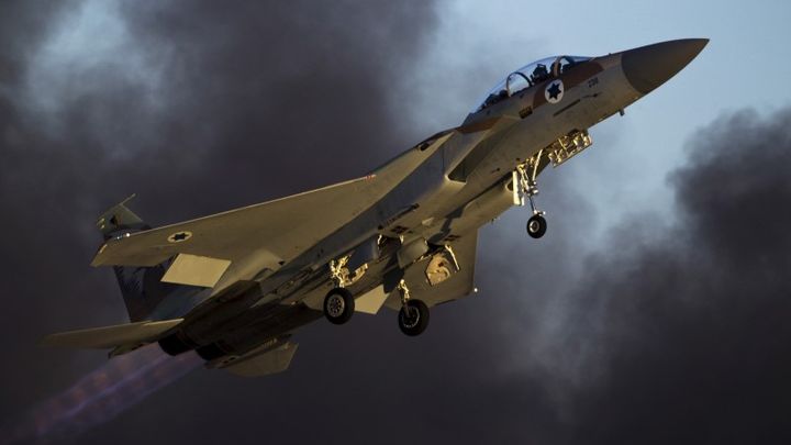 Руските военни обвиниха днес Израел за извършването на ракетни удари