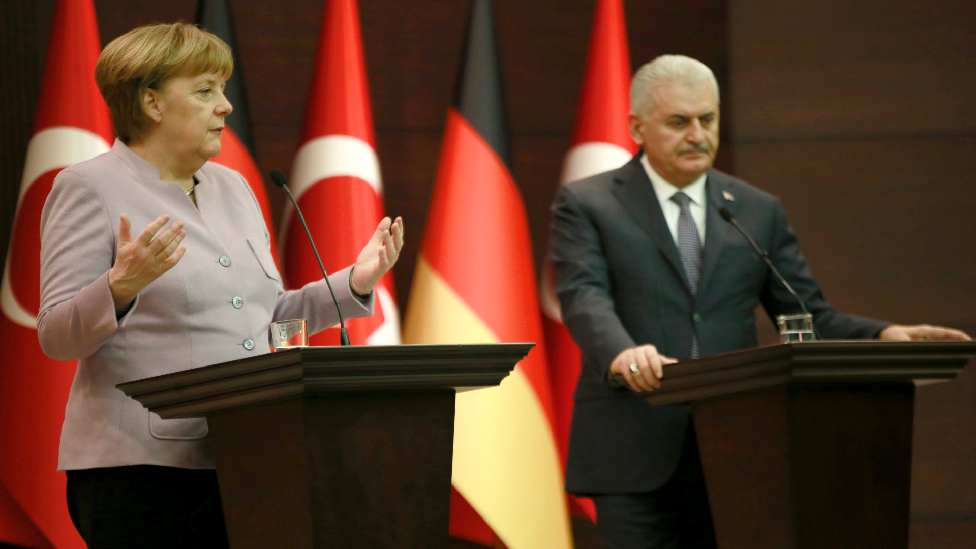 Очаква се днес германският канцлер Ангела Меркел да приеме турския