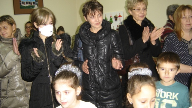 Бургаски майки събраха чрез благотворителен базар близо 5 хиляди лева