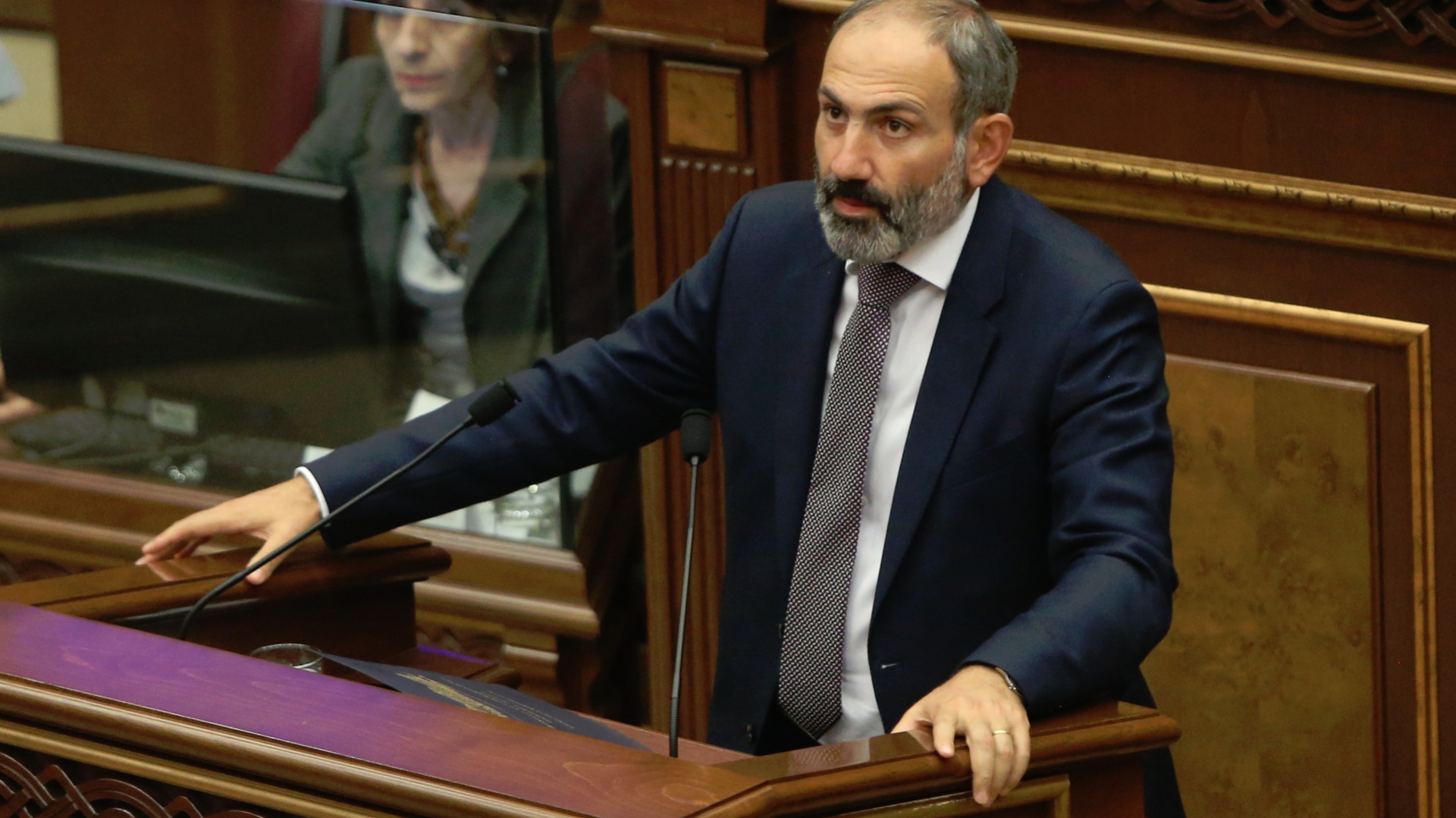 Новоизбраният премиер на Армения Никол Пашинян ще се срещне с