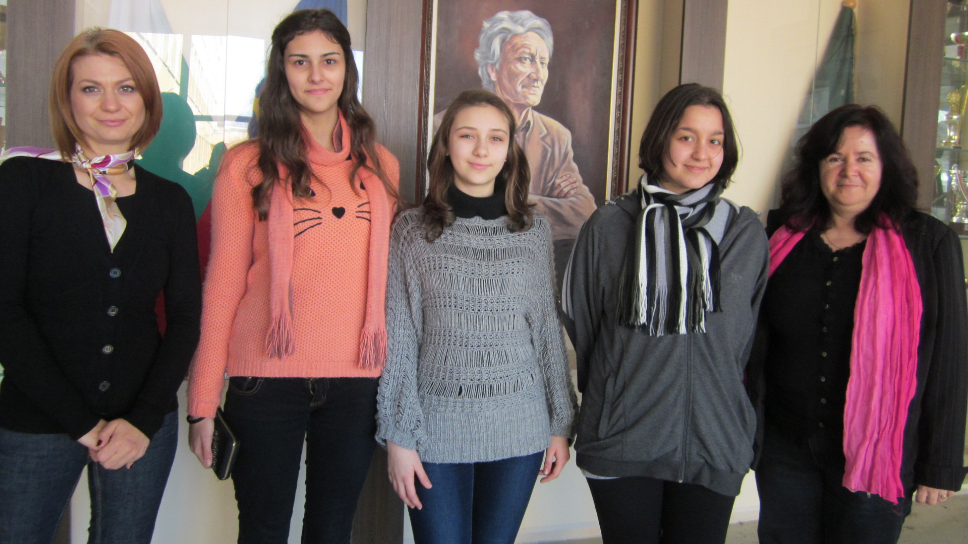 Наталия Василева и Камелия Георгиева със свои възпитаници