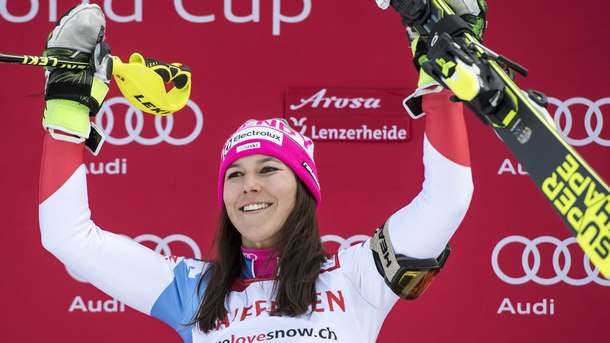 Швейцарката Венди Холденер спечели комбинацията за Световната купа по ски-алпийски