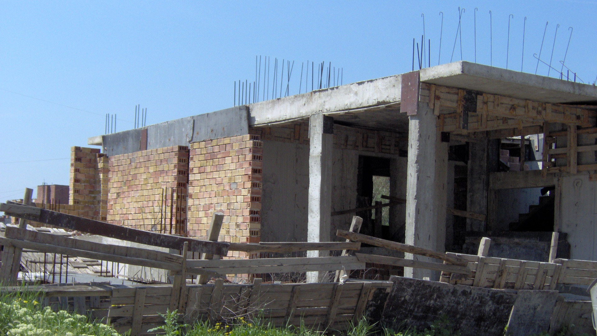 Община Велико Търново започва мащабна проверка на изоставените опасни строежи