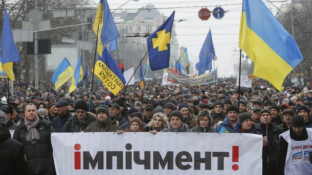 Хиляди привърженици на изгонения от Украйна бивш грузински президент Михаил