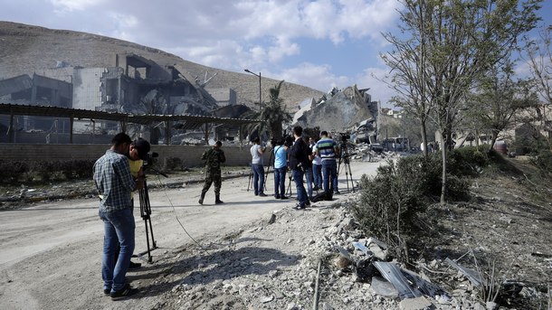Официалната сирийска информационна агенция САНА съобщи за най-малко трима пострадали