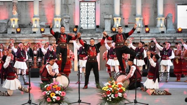 Пловдив посреща шестото издание на Фолклорната танцова панорама На сцената