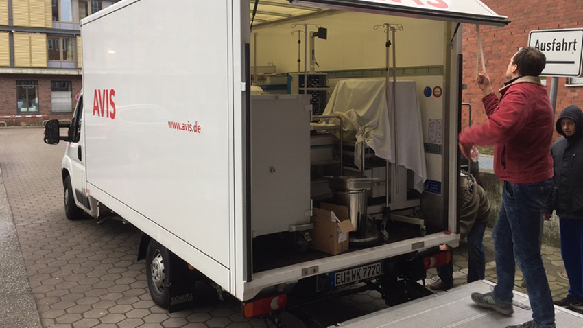 Ο δωρισμένος ιατρικός εξοπλισμός φεύγει από το Αμβούργο για το Γιάκιμοβο