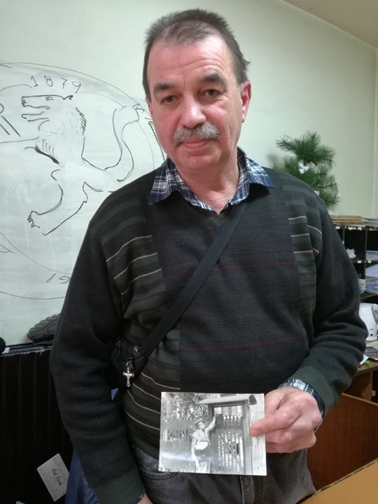 Чавдар Янев със снимка на дядо Яни