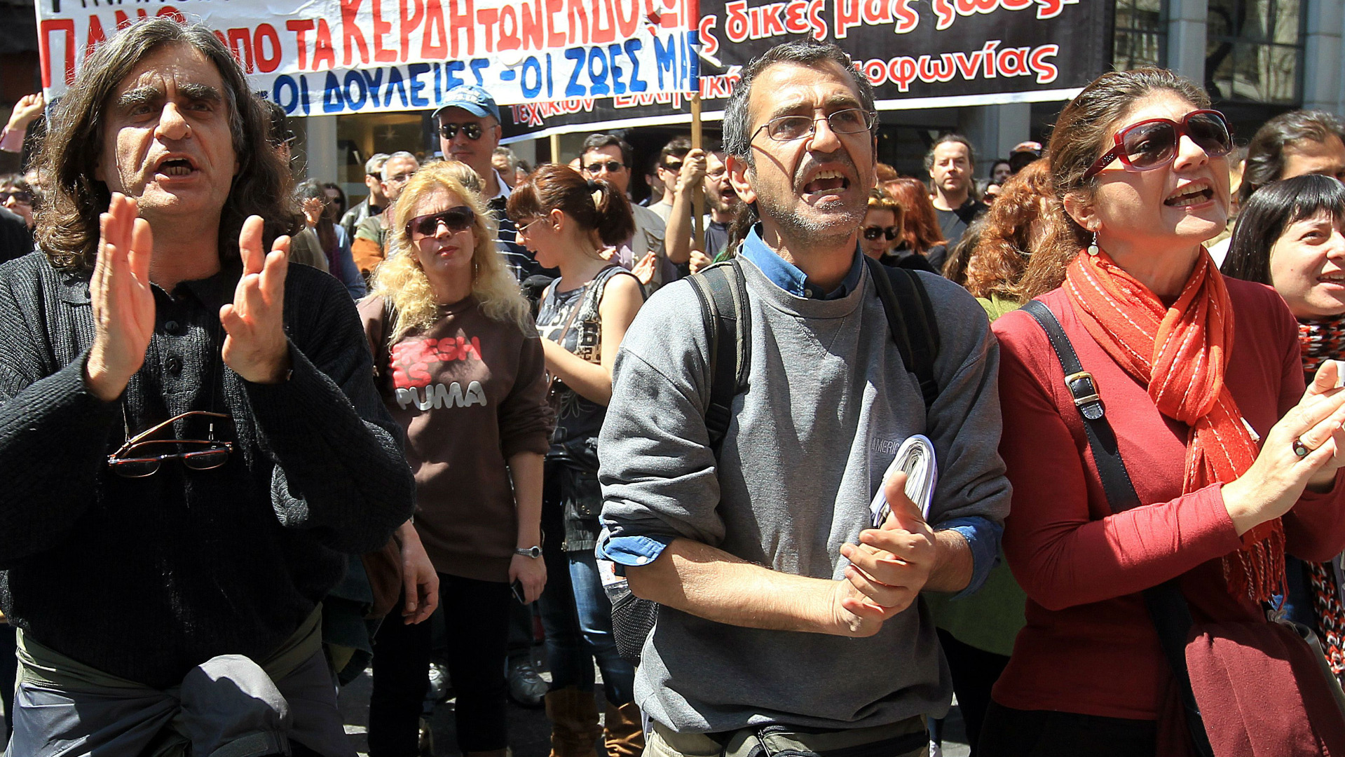 Всички гръцки медии прекратиха от тази сутрин излъчване на новинарски