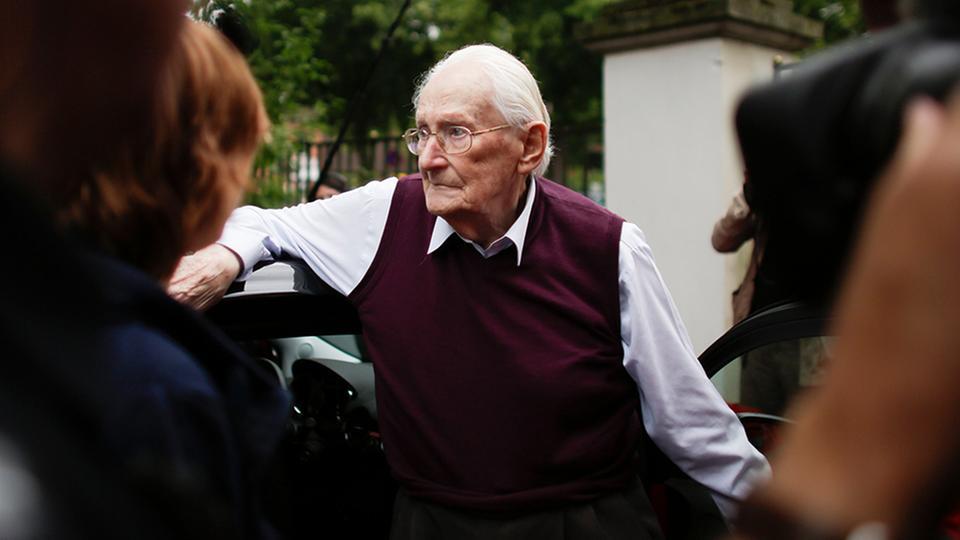 Конституционният съд на Германия постанови че 96 годишният Оскар Грьонинг известен