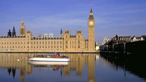 Британските депутати подновиха днес дебатите по проекта на закона за