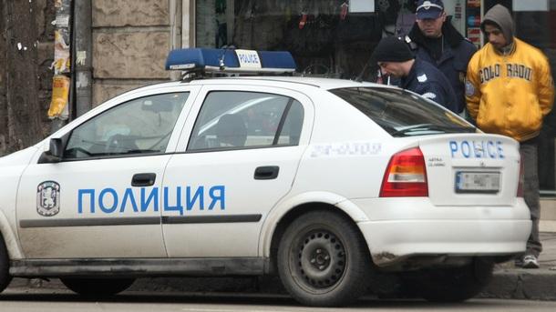 Двама мъже от Пазарджик са задържани  за нападение над полицай