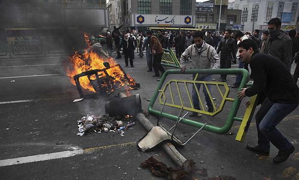 Напрежението сред хората в Иран няма да спадне дори и