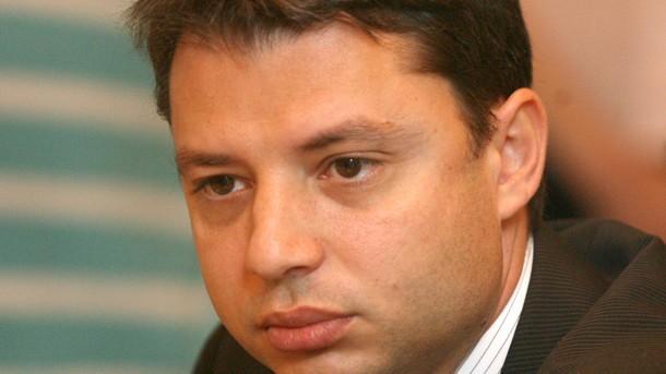 Делян Добрев е депозирал оставката си в деловодството на парламента.