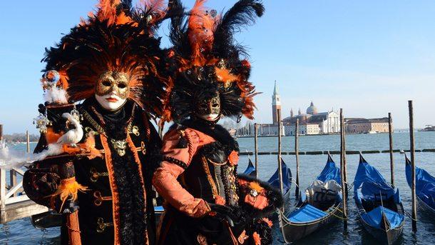 Темата на венецианския карнавал тази година  е играта Неговото мото